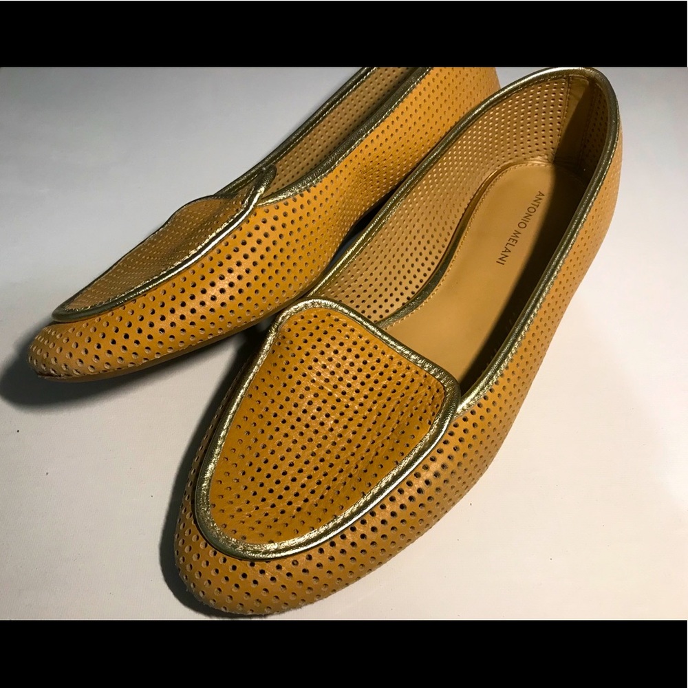 Antonio Melani Tan Leather flats EUC